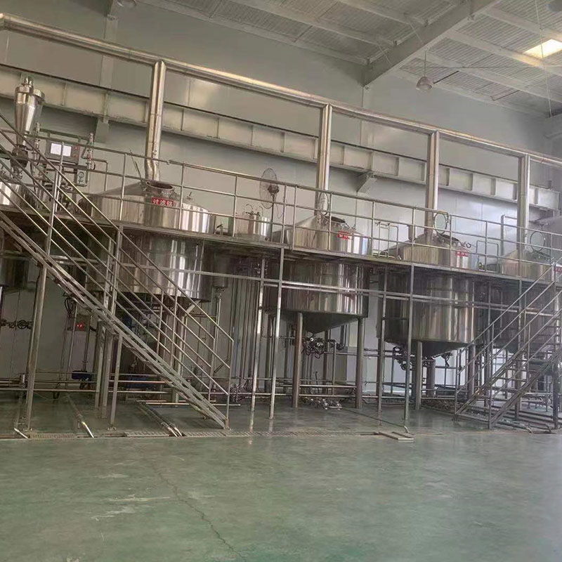 莲湖精酿啤酒设备厂—平面布置、设备设计、制造、调试、培训等一条龙服务_COPY